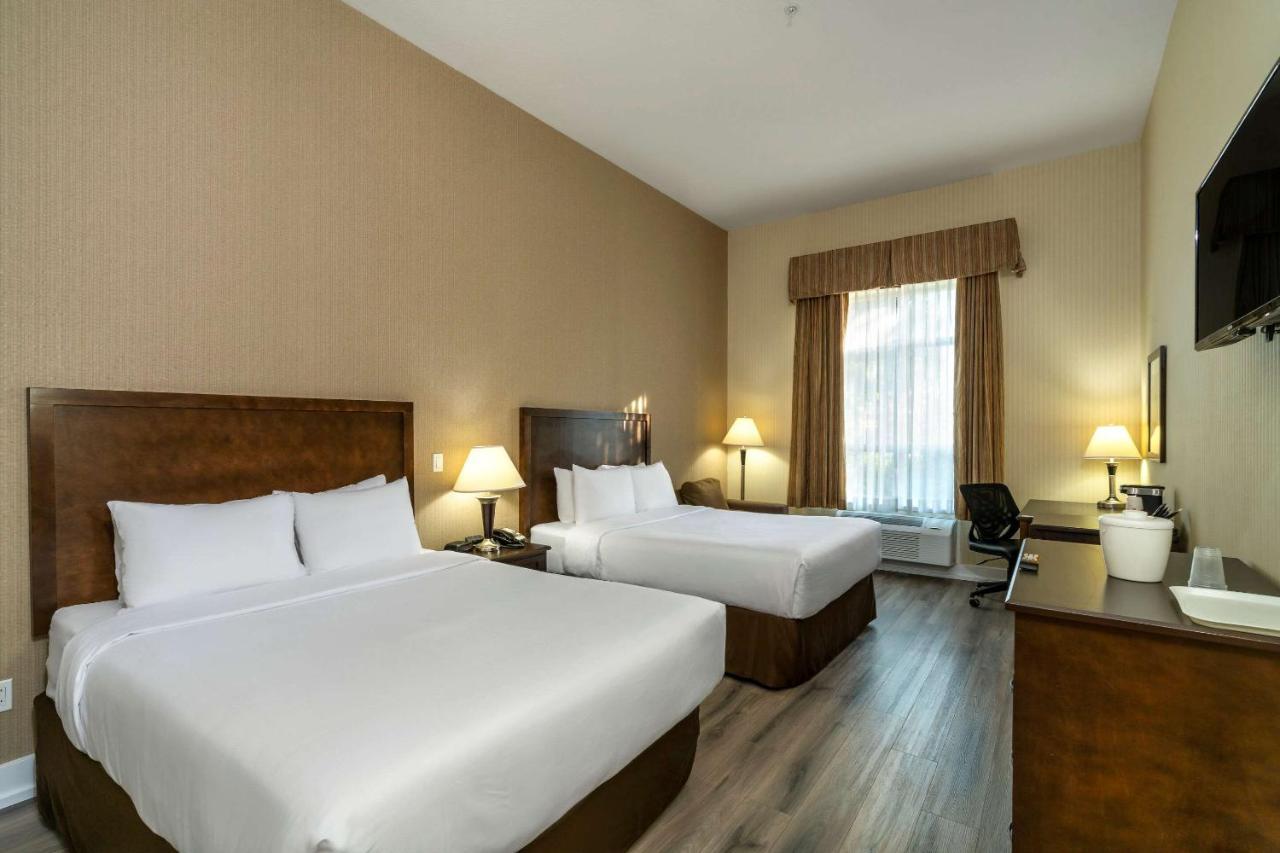 Comfort Inn & Suites Surrey Eksteriør bilde